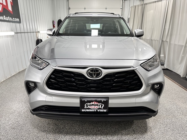 2020 Toyota Highlander XLE photo 2