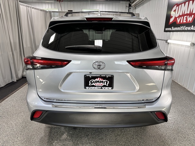 2020 Toyota Highlander XLE photo 5