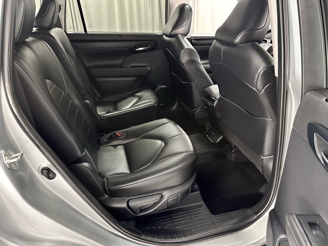 2020 Toyota Highlander XLE photo 8