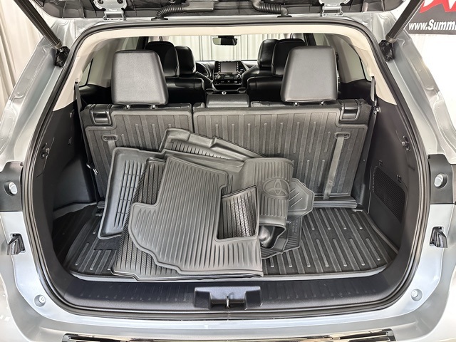 2020 Toyota Highlander XLE photo 9