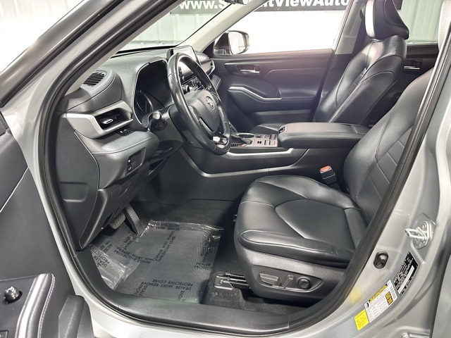 2020 Toyota Highlander XLE photo 13