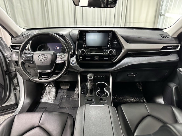 2020 Toyota Highlander XLE photo 14