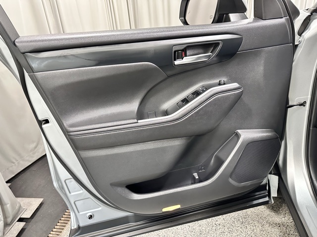 2020 Toyota Highlander XLE photo 21