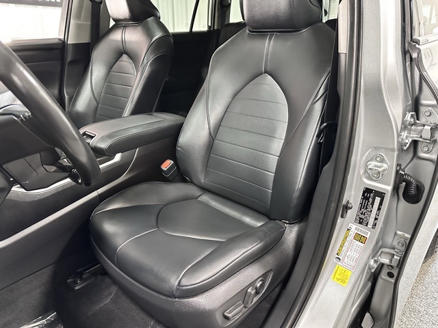 2020 Toyota Highlander XLE photo 23