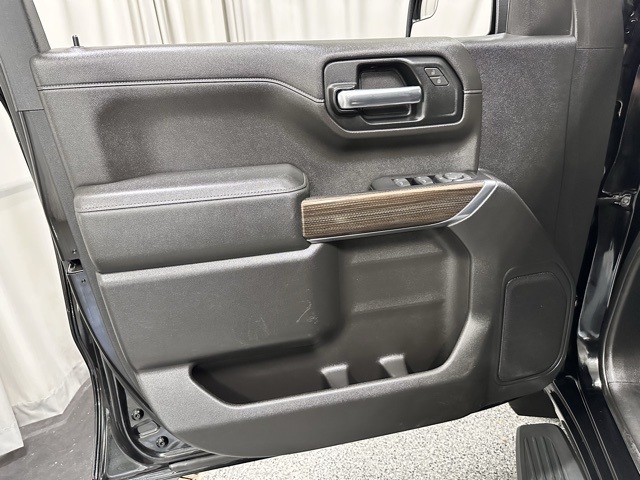 2019 Chevrolet Silverado 1500 LT photo 16