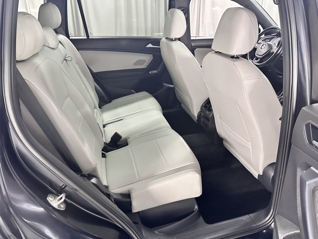 2021 Volkswagen Tiguan SEL photo 8