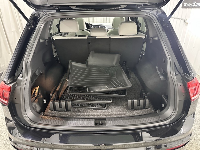 2021 Volkswagen Tiguan SEL photo 9