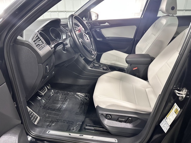 2021 Volkswagen Tiguan SEL photo 11