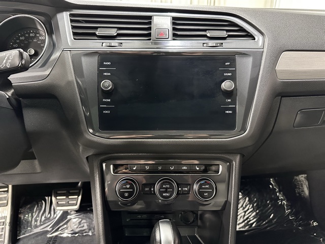 2021 Volkswagen Tiguan SEL photo 13