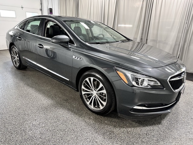 2017 Buick LaCrosse Essence photo 2
