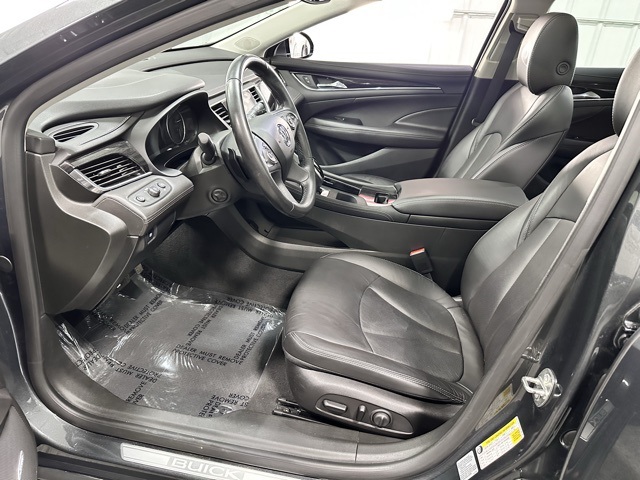 2017 Buick LaCrosse Essence photo 10