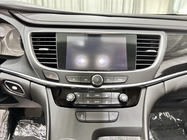 2017 Buick LaCrosse Essence photo 12