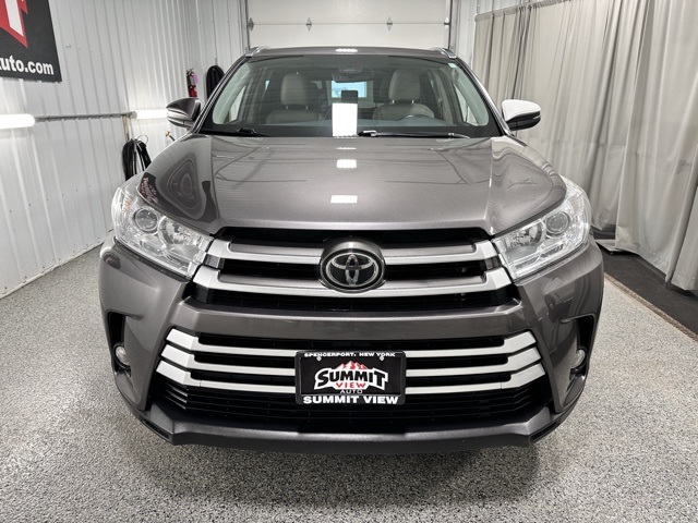 2019 Toyota Highlander XLE photo 2