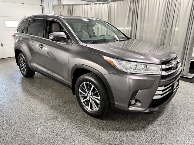 2019 Toyota Highlander XLE photo 3