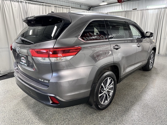 2019 Toyota Highlander XLE photo 4