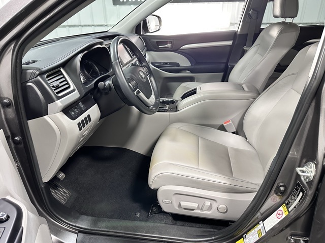 2019 Toyota Highlander XLE photo 13