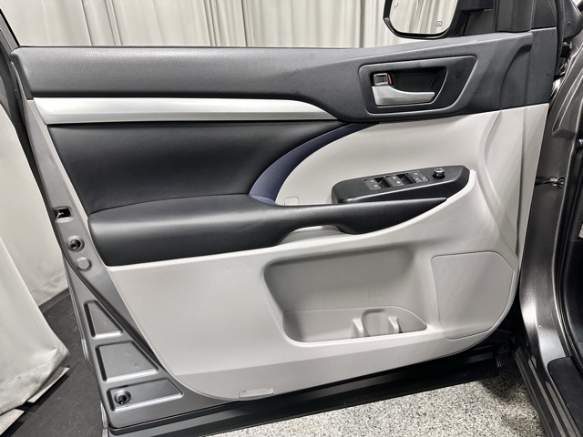 2019 Toyota Highlander XLE photo 23