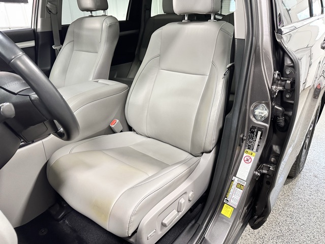 2019 Toyota Highlander XLE photo 25