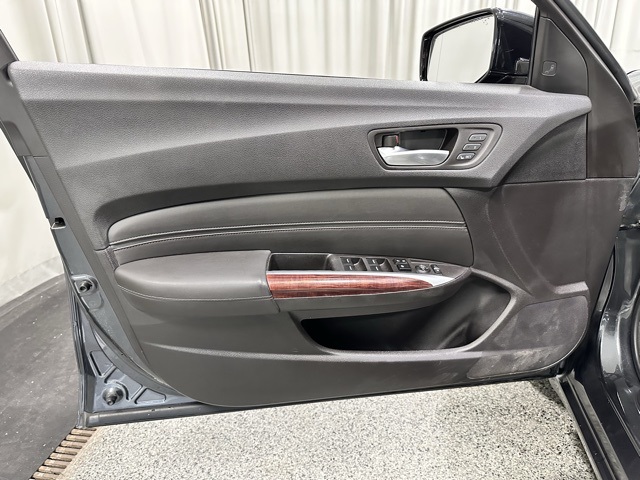 2016 Acura TLX Technology photo 20