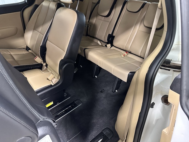 2017 Kia Sedona LX photo 11