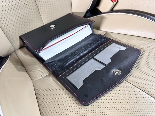 2017 Kia Sedona LX photo 23