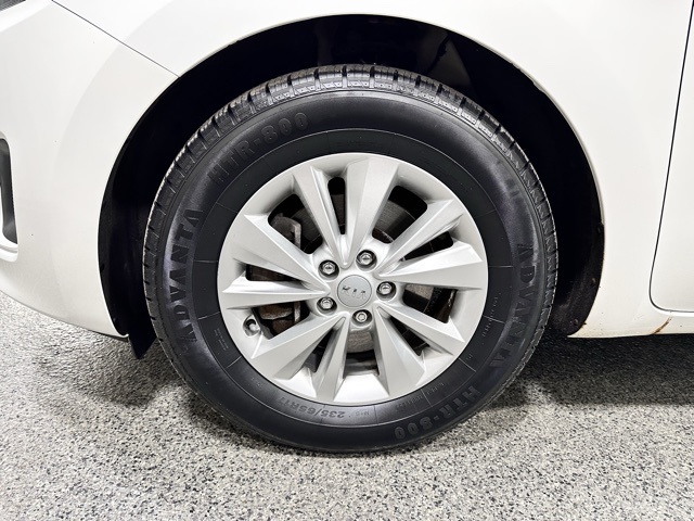 2017 Kia Sedona LX photo 26