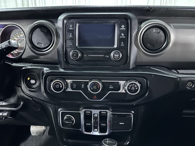 2021 Jeep Gladiator Willys photo 12