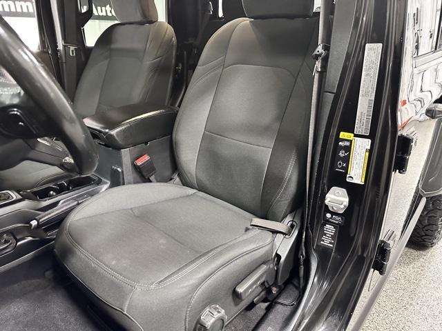 2021 Jeep Gladiator Willys photo 16