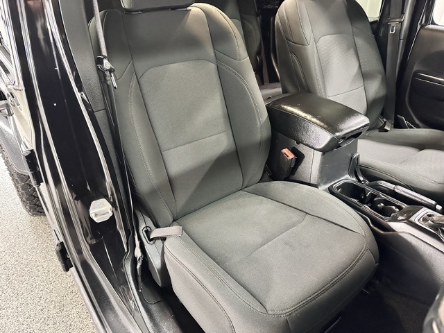 2021 Jeep Gladiator Willys photo 17