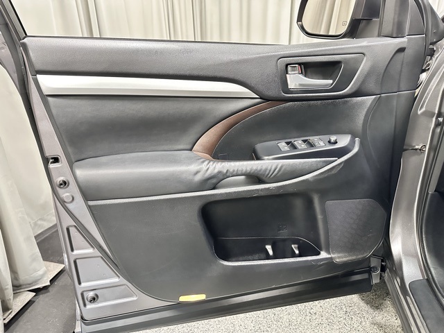 2015 Toyota Highlander Base Hybrid photo 22