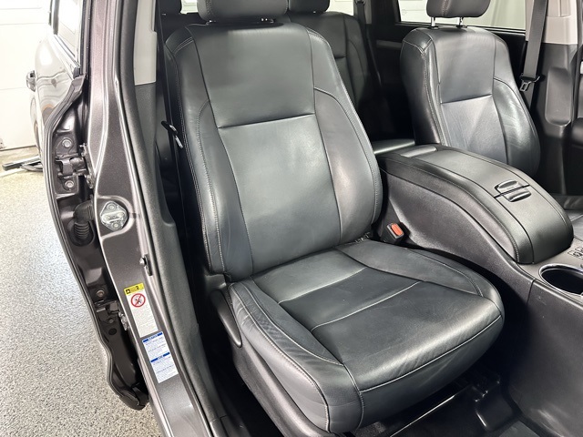 2015 Toyota Highlander Base Hybrid photo 26