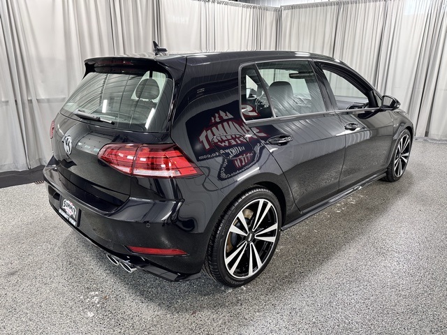 2018 Volkswagen Golf R 4Motion photo 3