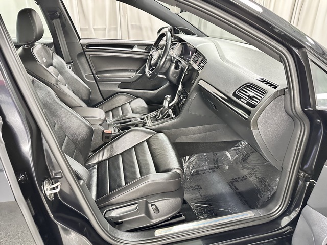 2018 Volkswagen Golf R 4Motion photo 6