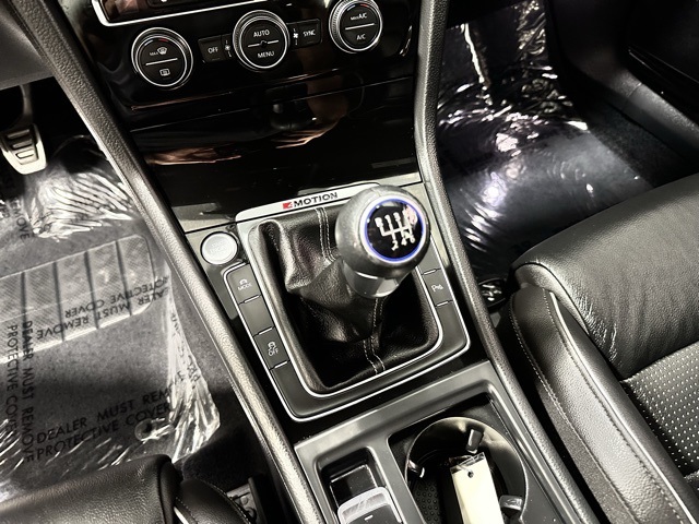 2018 Volkswagen Golf R 4Motion photo 14