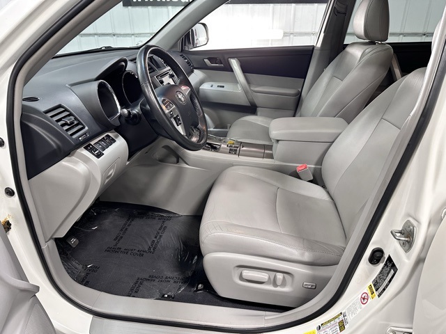 2013 Toyota Highlander Base Hybrid photo 11