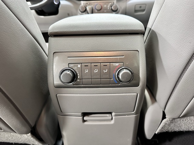 2013 Toyota Highlander Base Hybrid photo 13