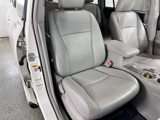2013 Toyota Highlander Base Hybrid photo 22