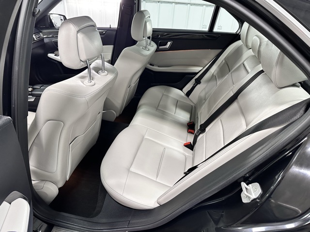 2014 Mercedes Benz E 350 4MATIC photo 9