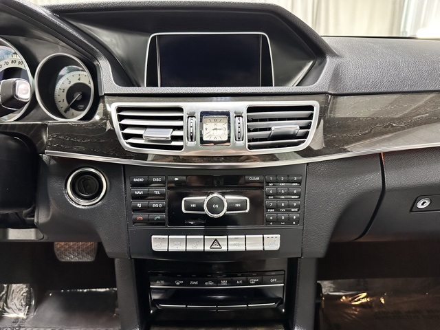 2014 Mercedes Benz E 350 4MATIC photo 12