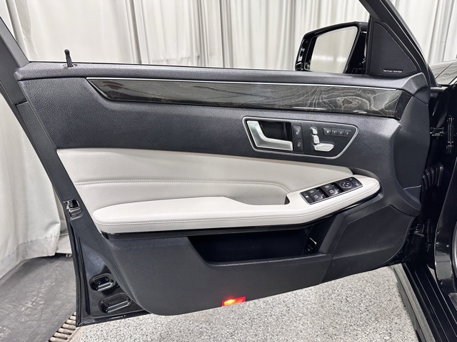 2014 Mercedes Benz E 350 4MATIC photo 17