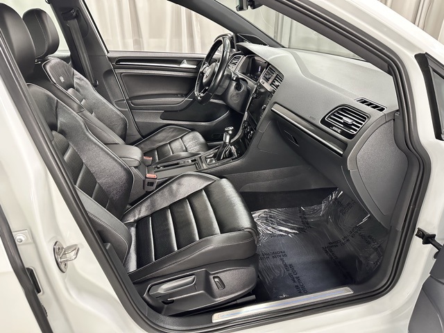 2018 Volkswagen Golf R 4Motion photo 7
