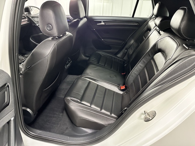 2018 Volkswagen Golf R 4Motion photo 10