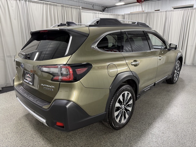 2023 Subaru Outback Touring photo 4