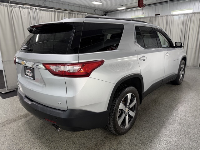 2019 Chevrolet Traverse 3LT photo 2