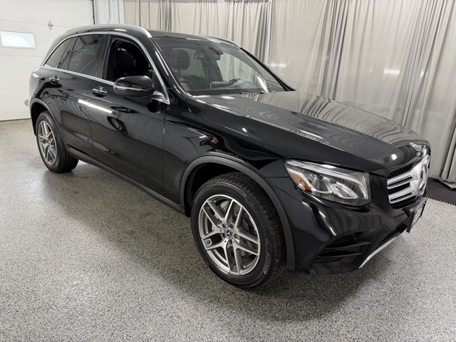 2018 Mercedes Benz GLC 300 4MATIC photo 3