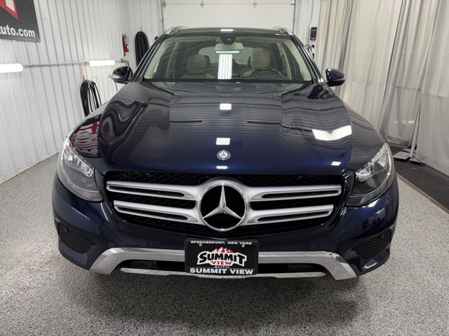 2017 Mercedes Benz GLC 300 4MATIC photo 2