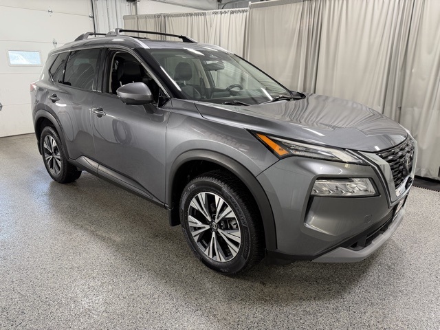 2021 Nissan Rogue SV photo 2