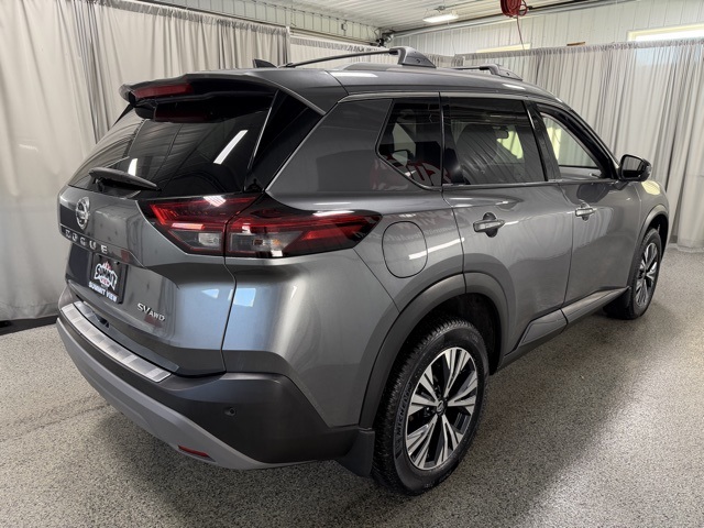 2021 Nissan Rogue SV photo 3