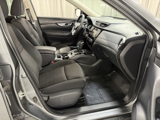 2019 Nissan Rogue S photo 3