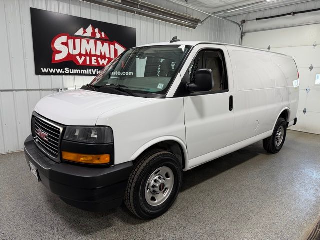 2023 GMC Savana 2500's photo